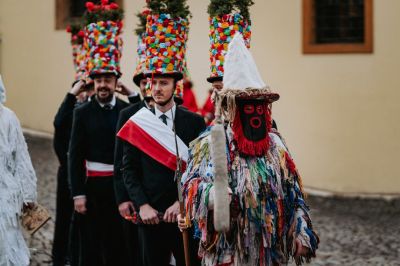 Masopustní veselice barví nos a barví líce